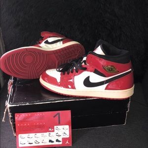 AIR JORDAN 1 RETRO SIZE 9